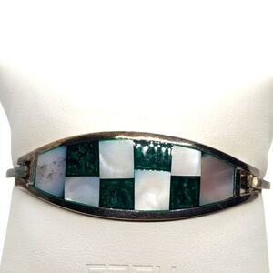 Alpaca Mexico Silver, Green, & Mother of Pearl Checkered Bracelet